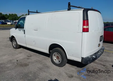 2004 Chevrolet Express from USA, damaged, VIN 1GCGG25V741174920